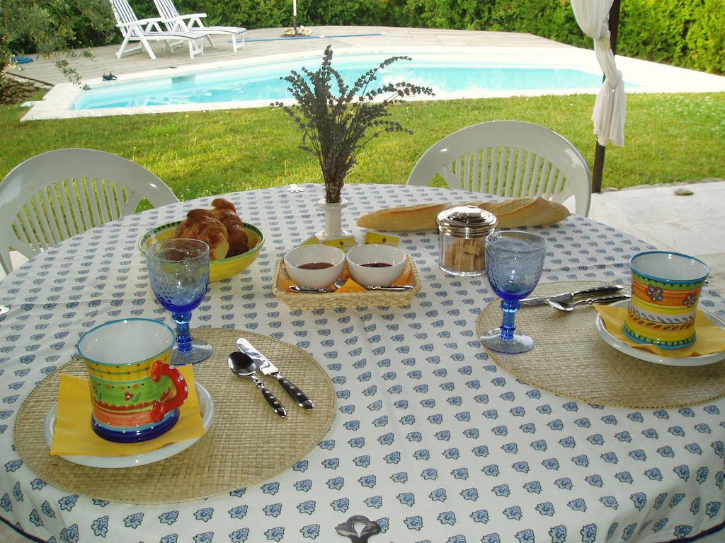 Saba Hotell Cabrières-dʼAvignon Eksteriør bilde